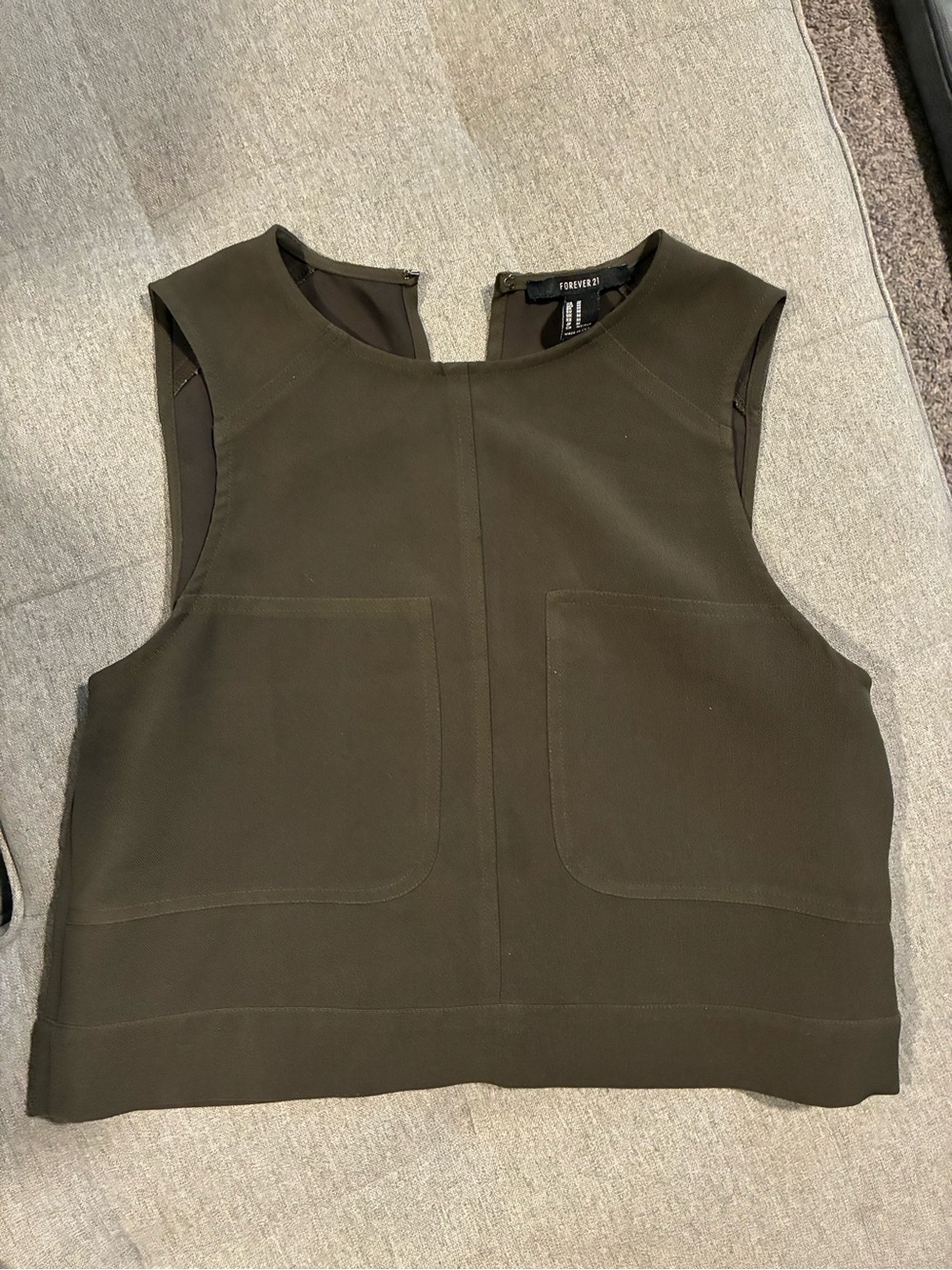 Forever 21 Olive Green Sleeveless Pocket Crop Tank